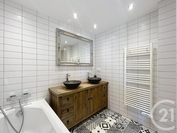 Appartement T5 à vendre  5 pièces - 115,37 m2 ST GERVAIS LES BAINS - 74