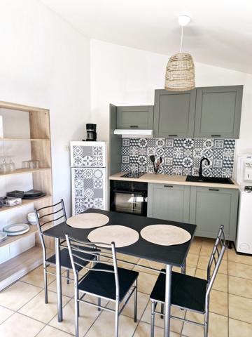 Courthézon (84350) Joli T2 meublé avec place de stationnement