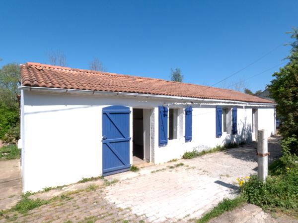Le Givre (85540) MAISON 2 CHAMBRES ET 1 BUREAU, 1040 M2 DE TERRAIN