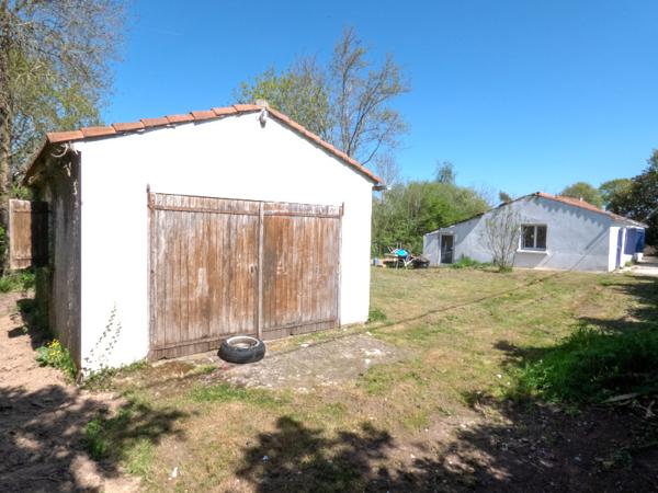 Le Givre (85540) MAISON 2 CHAMBRES ET 1 BUREAU, 1040 M2 DE TERRAIN
