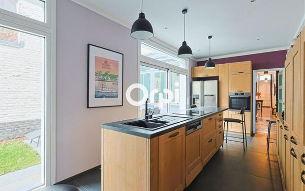 Maison à vendre    7 pièces • 265 m2 Lille