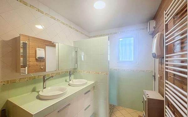 Maison à louer    6 pièces •  Gervans