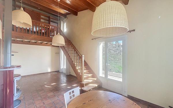 Maison à louer    6 pièces •  Gervans