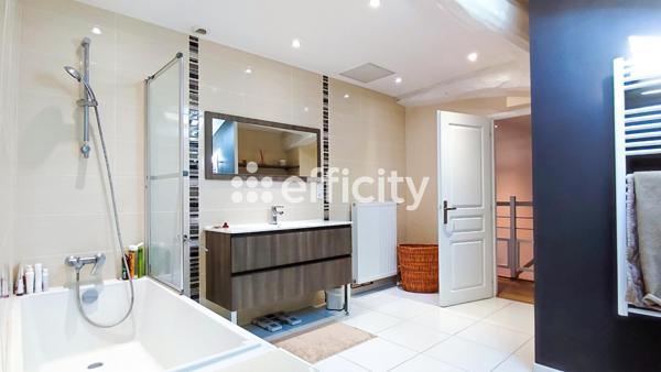 Maison 6 pièces - 157 m² Exclusivité efficity