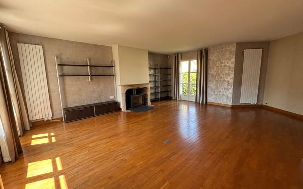 Maison à louer    7 pièces • 210 m2 Auxerre