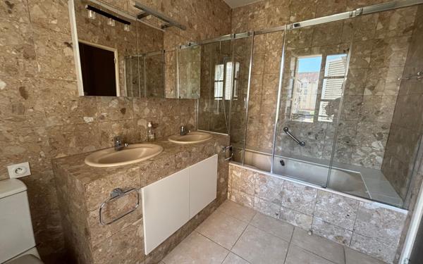 Maison à louer    7 pièces • 210 m2 Auxerre