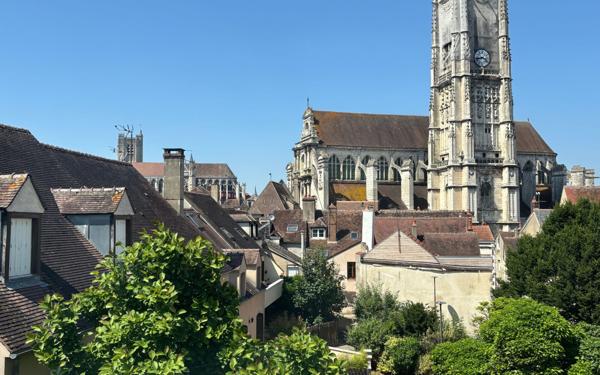 Maison à louer    7 pièces • 210 m2 Auxerre