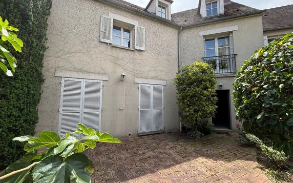 Maison à louer    7 pièces • 210 m2 Auxerre