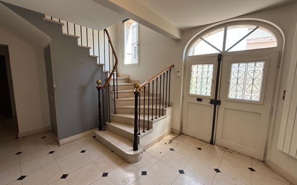 Maison à louer    7 pièces • 210 m2 Auxerre