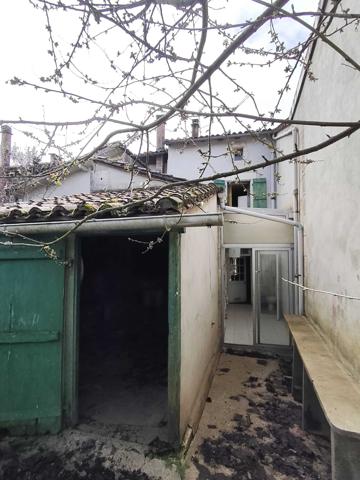 MAISON DE VILLE AVEC JARDIN ET GARAGE