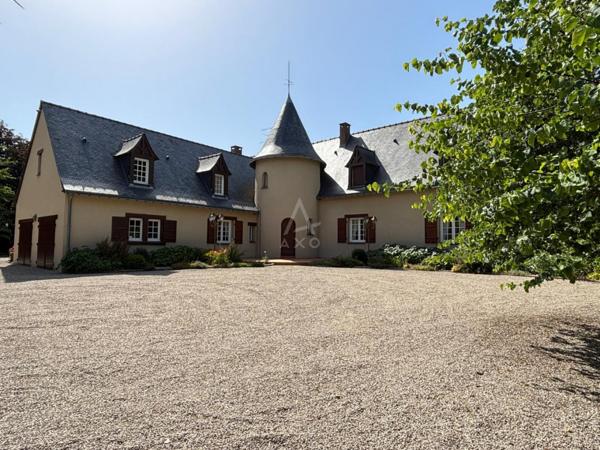 PROPRIETE de 400m² sur PARC de 1.7 ha