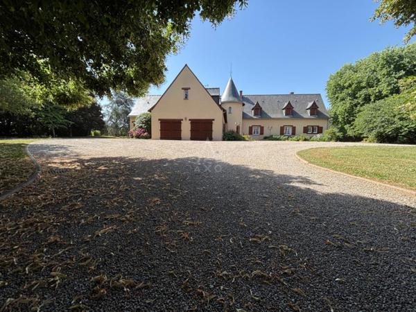PROPRIETE de 400m² sur PARC de 1.7 ha