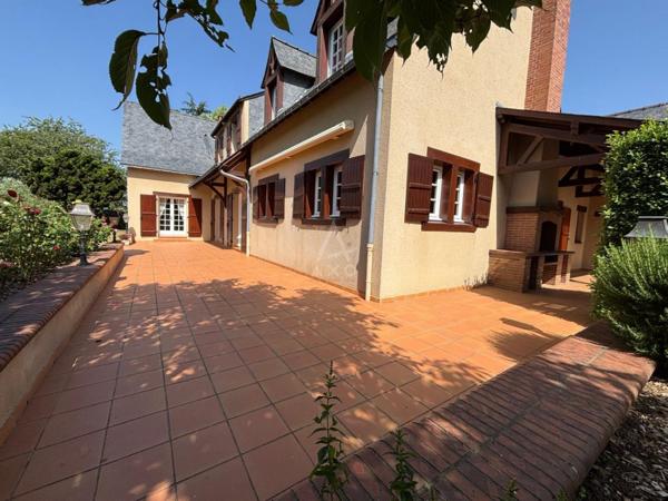 PROPRIETE de 400m² sur PARC de 1.7 ha