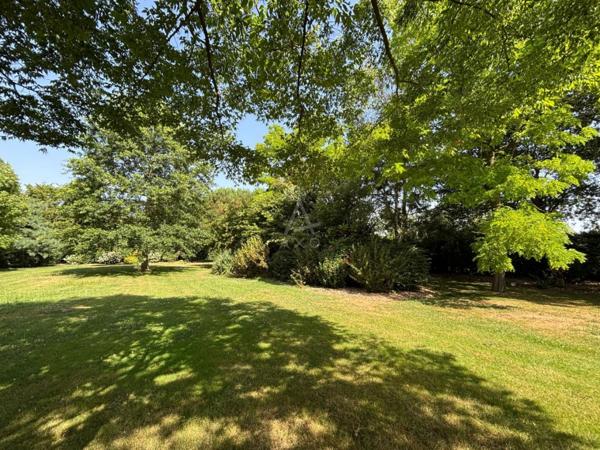 PROPRIETE de 400m² sur PARC de 1.7 ha