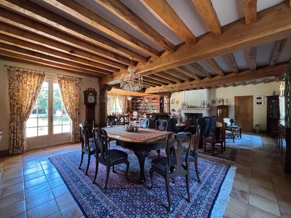 PROPRIETE de 400m² sur PARC de 1.7 ha