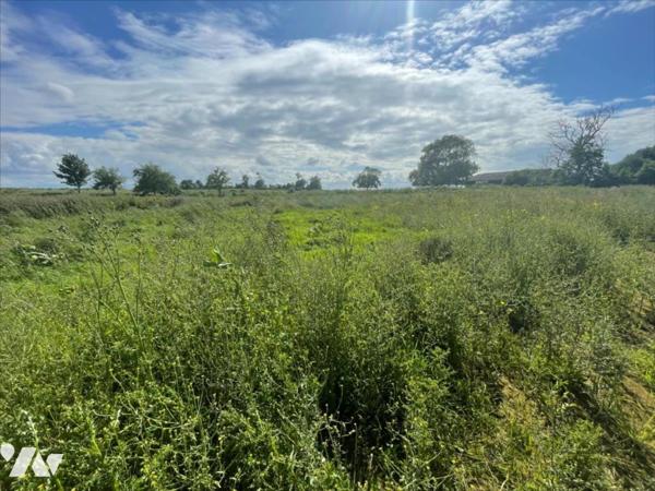 TERRAIN CONTRUCTIBLE VIABLISÉ 1035 m² MER 4KMS