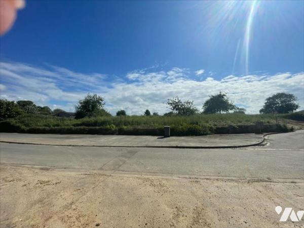 TERRAIN CONTRUCTIBLE VIABLISÉ 1035 m² MER 4KMS