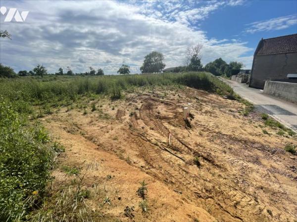 TERRAIN CONTRUCTIBLE VIABLISÉ 1035 m² MER 4KMS