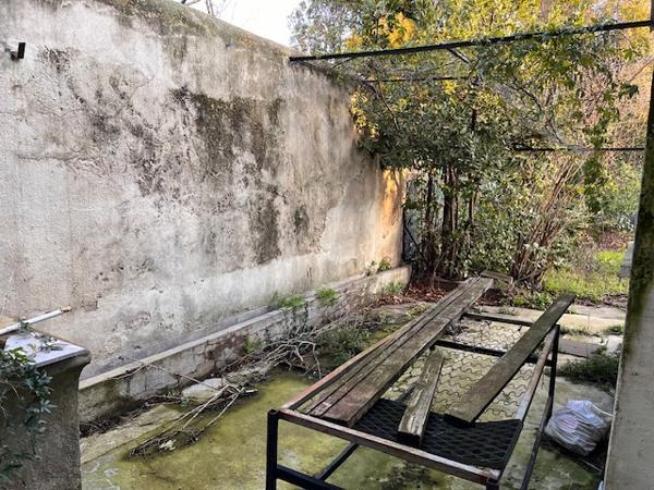 IMMEUBLE SIS A LEZIGNAN CORBIERES