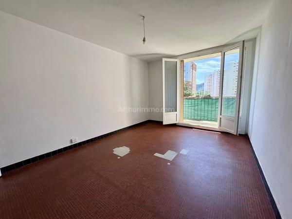 Vente                                                      Appartement
                        
                     3 pièces                      59 m2                     à Sassenage