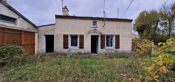 Maison rurale à vendre à Saint-Varent dans les Deux-Sèvres (79330), ref : 79079-42