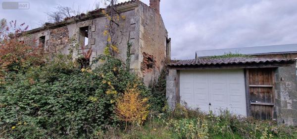 Maison rurale à vendre à Saint-Varent dans les Deux-Sèvres (79330), ref : 79079-42