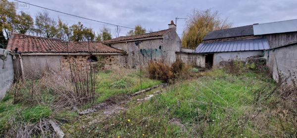 Maison rurale à vendre à Saint-Varent dans les Deux-Sèvres (79330), ref : 79079-42