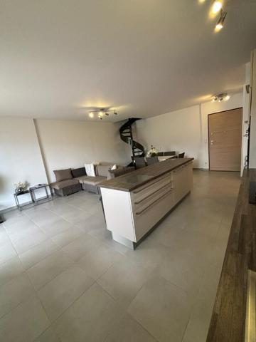 Appartement 4 pièces 140.83 m2