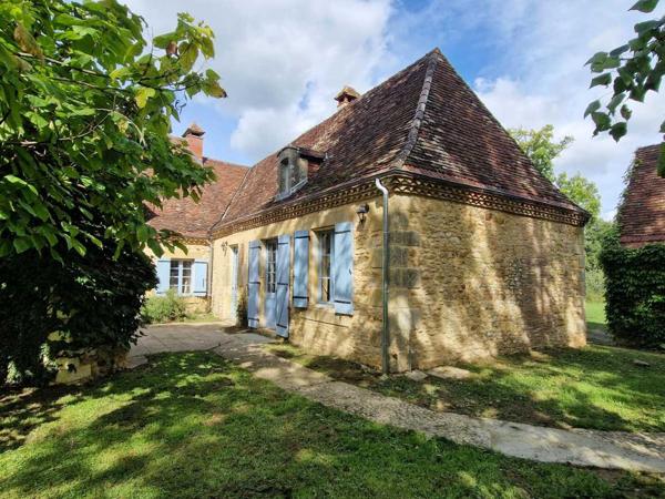 Maison ancienne - Le bugue Propriété avec piscine,et parc de plus d'un hectare.