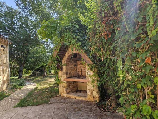 Maison ancienne - Le bugue Propriété avec piscine,et parc de plus d'un hectare.