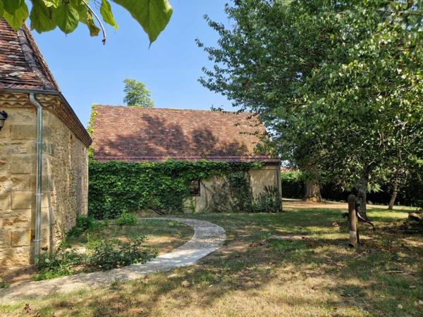 Maison ancienne - Le bugue Propriété avec piscine,et parc de plus d'un hectare.