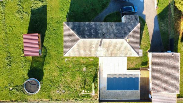 Deux maisons, piscine et nature à Saint-Cirice.
