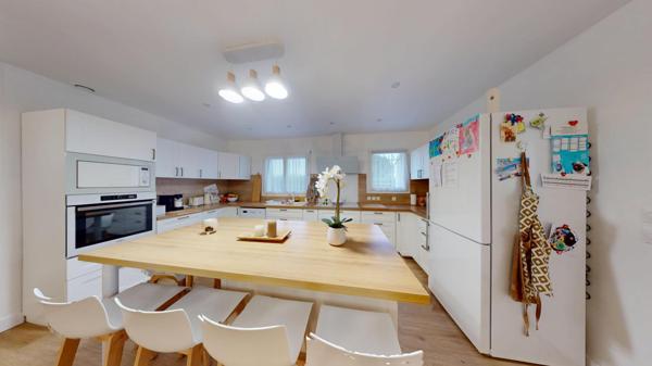 Deux maisons, piscine et nature à Saint-Cirice.