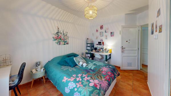 Deux maisons, piscine et nature à Saint-Cirice.