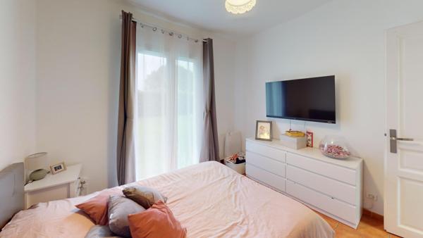 Deux maisons, piscine et nature à Saint-Cirice.