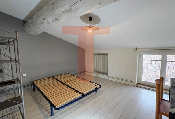Saint-Étienne (42100) Bel appartement mansardé T3 de 62m² dans petite copropriété - quartier Valbenoite en TBE