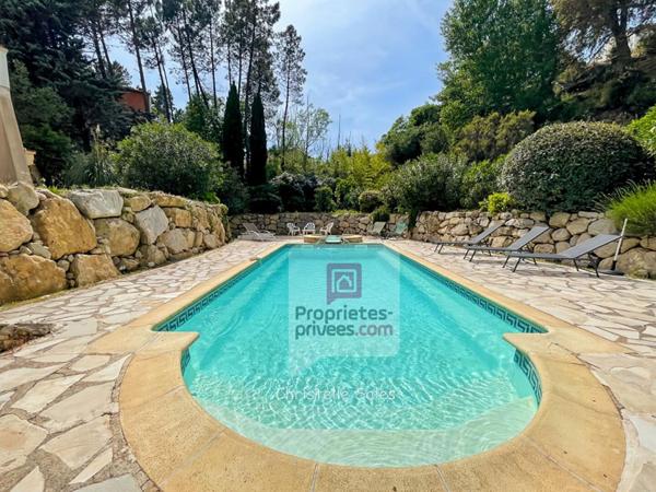 Maison  7 pièce(s)avec piscine /jacuzzi proche autoroute