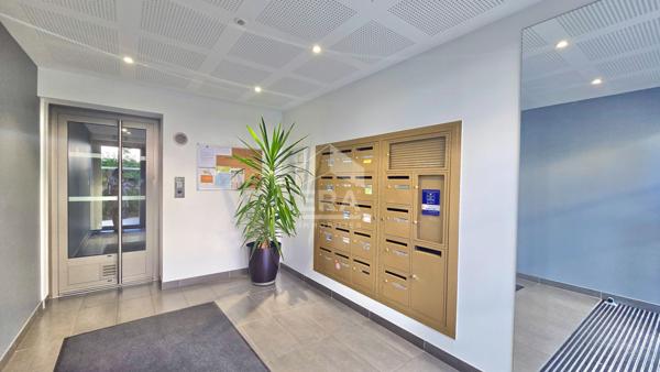 APPARTEMENT 2 PIÈCES 41,38 M² SAINT-MICHEL-SUR-ORGE, TERRASSE ET DERNIER ÉTAGE