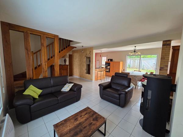 Maison familiale independante a La Chapelle-Saint-Aubin : 4 chambres, opportunite rare