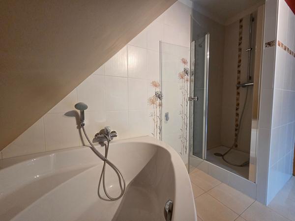 Maison familiale independante a La Chapelle-Saint-Aubin : 4 chambres, opportunite rare