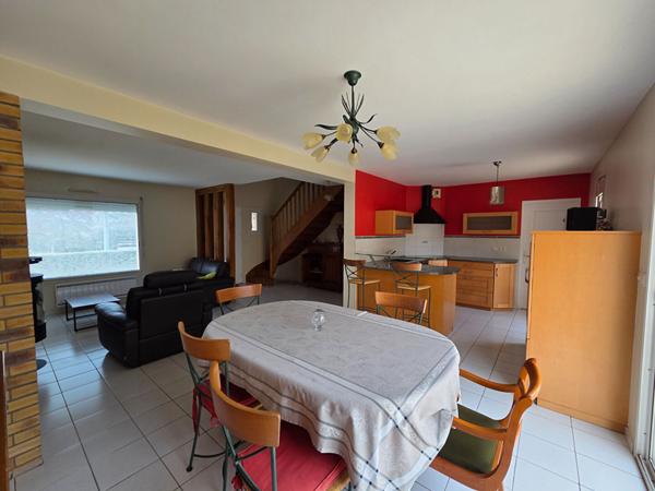 Maison familiale independante a La Chapelle-Saint-Aubin : 4 chambres, opportunite rare