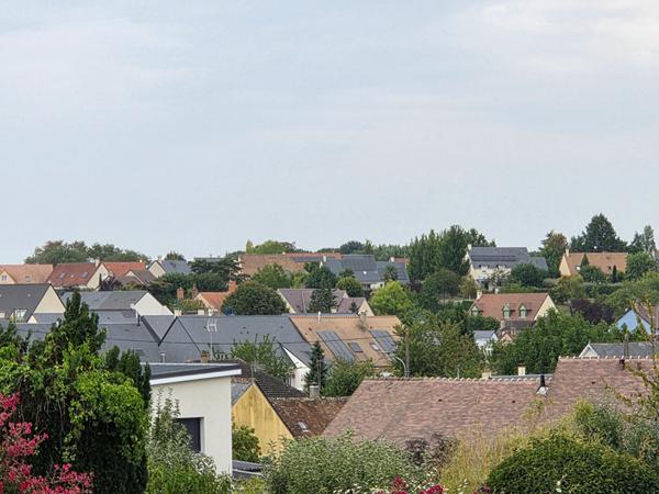 Maison familiale independante a La Chapelle-Saint-Aubin : 4 chambres, opportunite rare