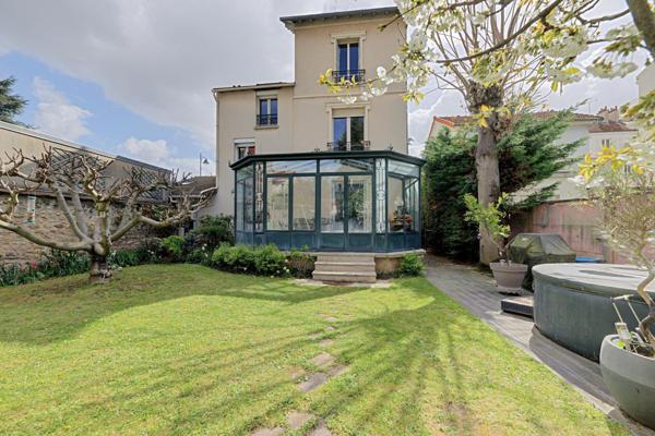 Belle maison de 195m2 sur parcelle de 425m2