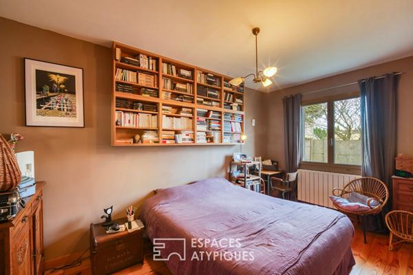 Maison restructurée à l’esprit bohème avec jardin et garage