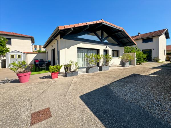 Collonges-au-Mont-d'Or (69660) À Vendre – Maison contemporaine rare à Collonges-au-Mont-d’Or