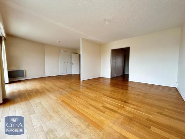 Appartement à louer 4 pièces 91.11m² Niort (79000)