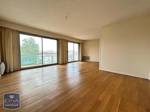 Appartement à louer 4 pièces 91.11m² Niort (79000)