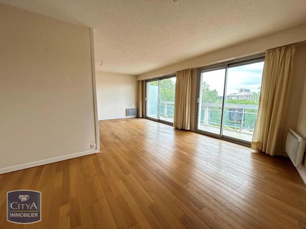 Appartement à louer 4 pièces 91.11m² Niort (79000)