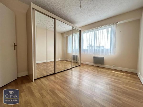Appartement à louer 4 pièces 91.11m² Niort (79000)