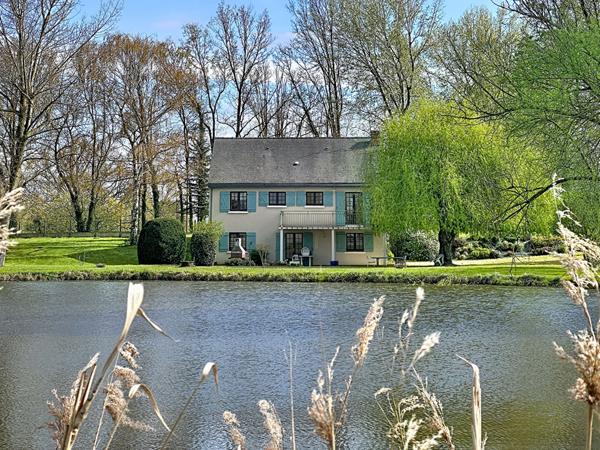 Maison de 140 m² avec étang ! Cadre bucolique à 2 min de Longué
